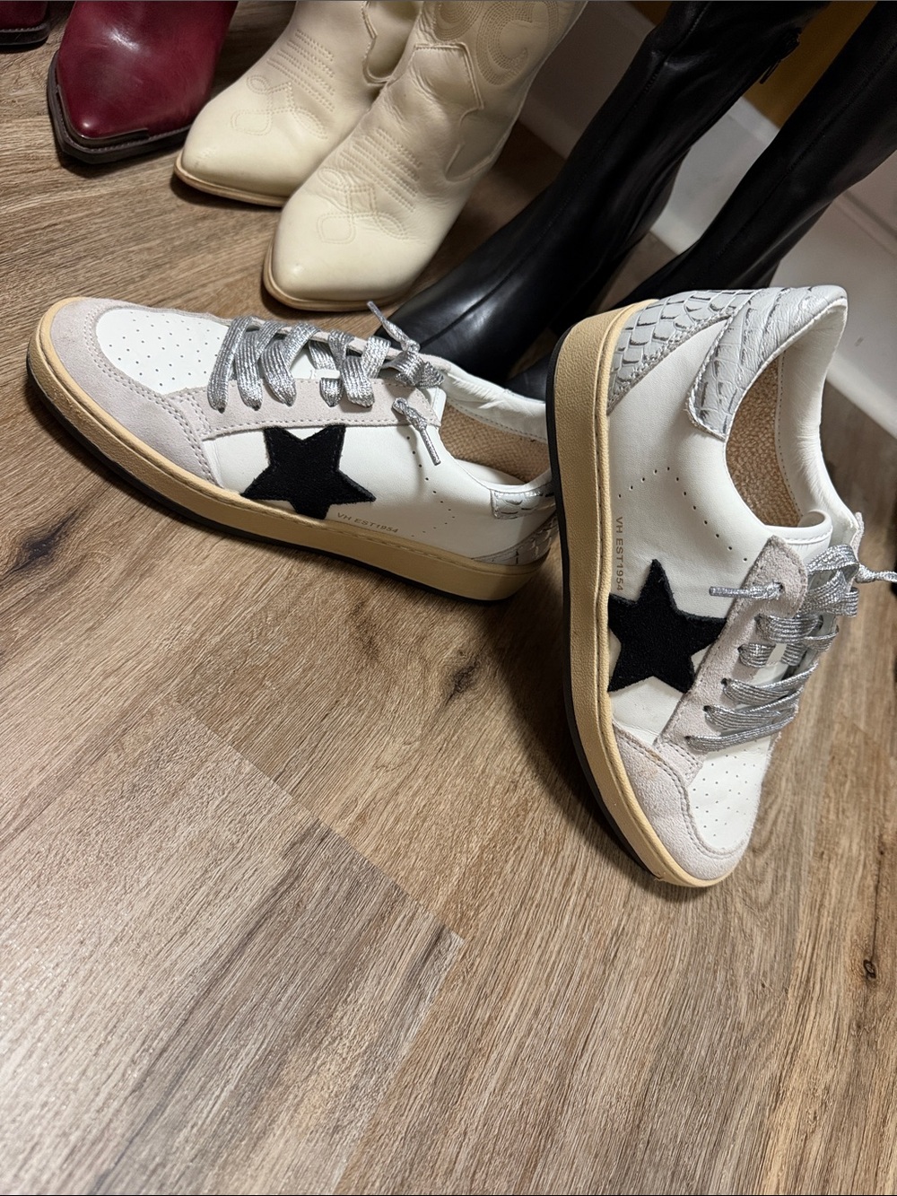Vintage Havana White Sneakers with Black Star and Beige Sole